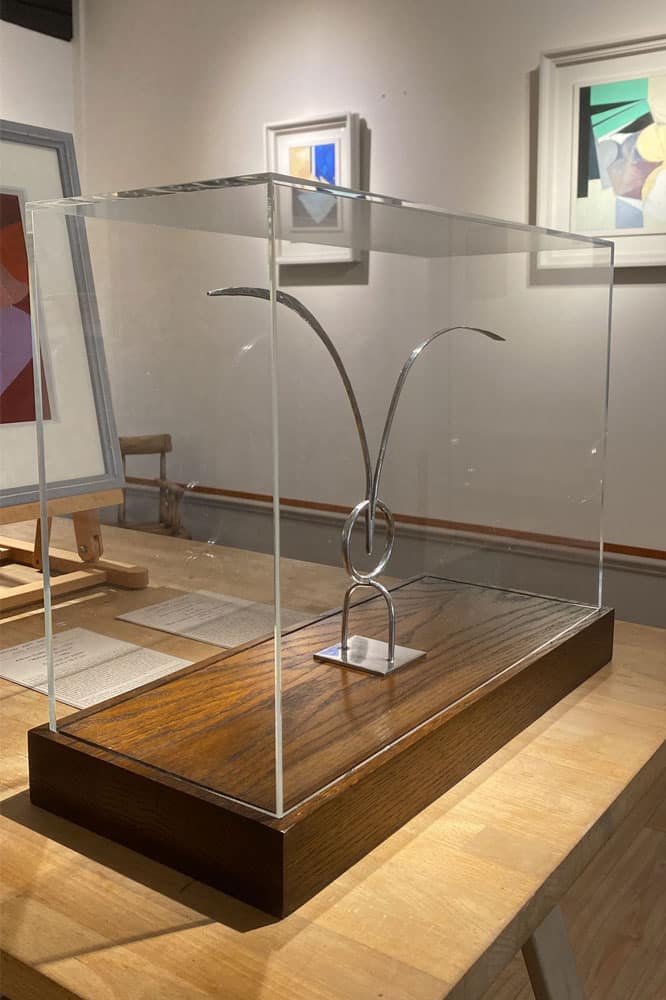 How to Design Museum Interiors: Display Cases to Protect