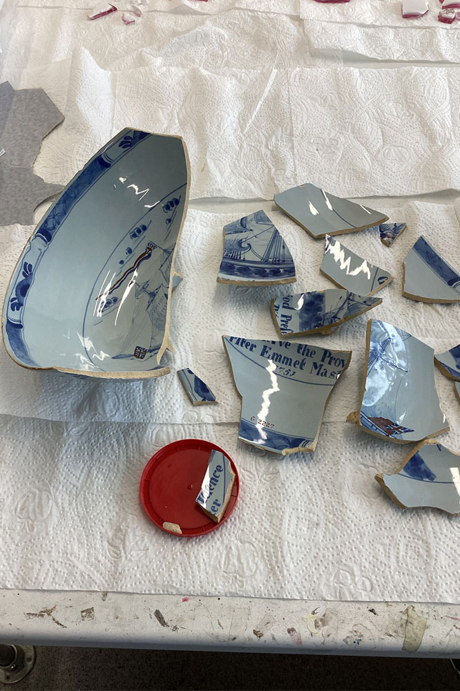 All steps for ceramic and pottery seamless repair (removal of old repair,  mending, filling, sanding, painting and glazing). This restoration process  can be used with all vessels such as plates, platters, vases